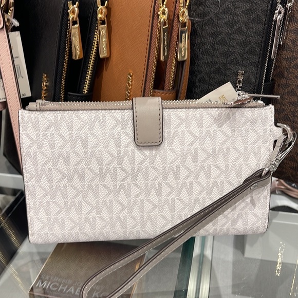 MICHAEL KORS LARGE DOUBLE ZIP WRISTLET PHONEHOLDER WALLET CLUTCH
BRIGHT WHITE - Picture 9 of 16